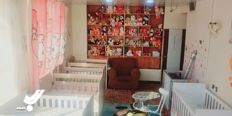 شیرخوارگاه گل‌های یاسوج آخرین فرزند خود را به دامان پر مهر یک خانواده سپرد