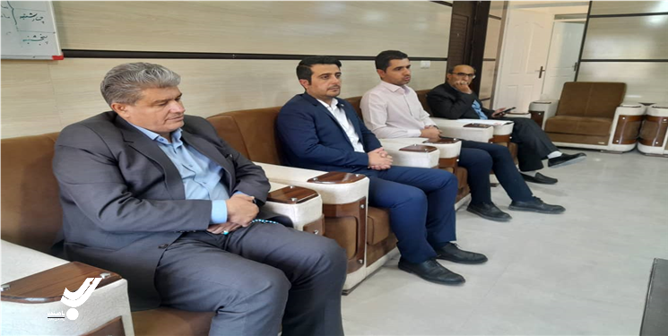 جلسه هم اندیشی مدیرکل تعاون کار و رفاه اجتماعی با نماینده بیمه رازی