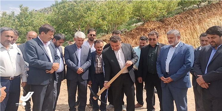 کلنگ مدرسه 6 کلاسه روستای تلخدان دشت روم به زمین زده شد
